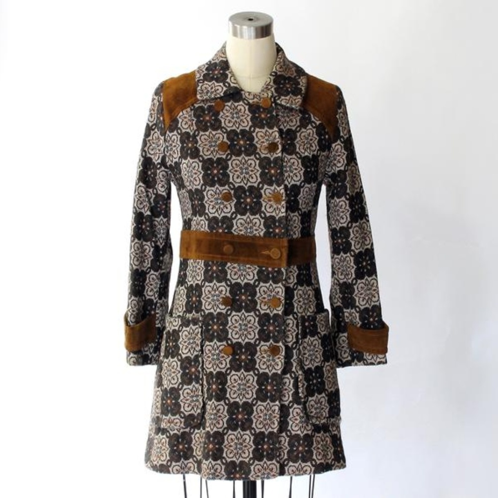 Gorgeous vintage jacquard double breasted coat
